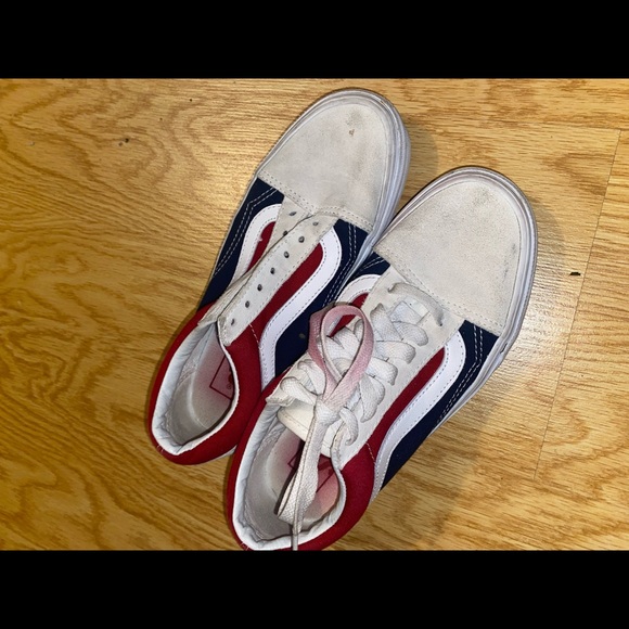 Vans - Picture 1 of 5